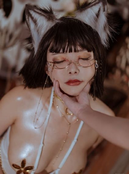 亚洲欧美清纯在线制服_JVID性感写真