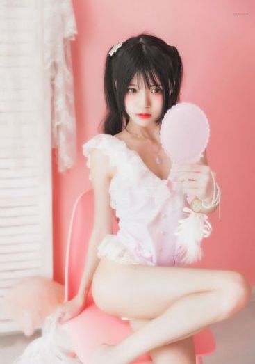 蕉爽毛片免费_十万网红美女美酱
