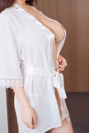 日日躁夜夜躁狠狠天天_HD全集在线观看