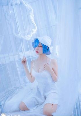 偷拍美女逼逼_高清高清在线